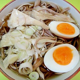 舞茸とネギゆで卵の蕎麦